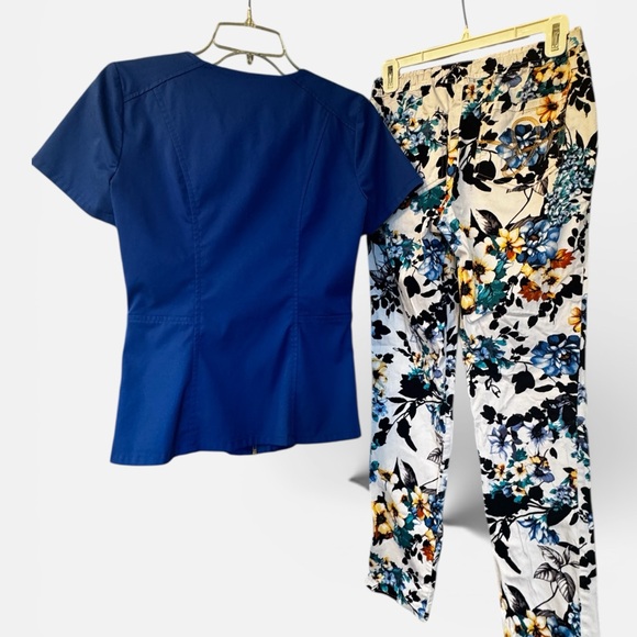 Jaanuu Floral Pants - medical scrub - Picture 6 of 8